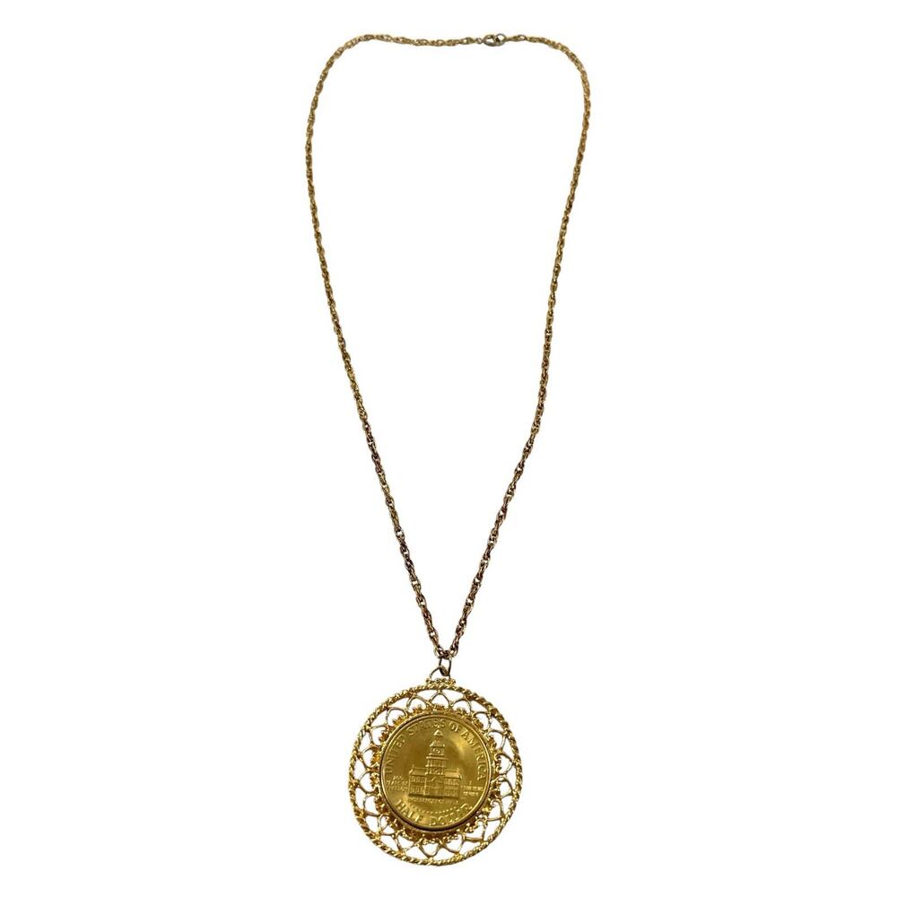 Vintage JFK Half Dollar Coin Pendant Necklace Gold Tone Filigree Frame 24” Chain - Picture 3 of 5
